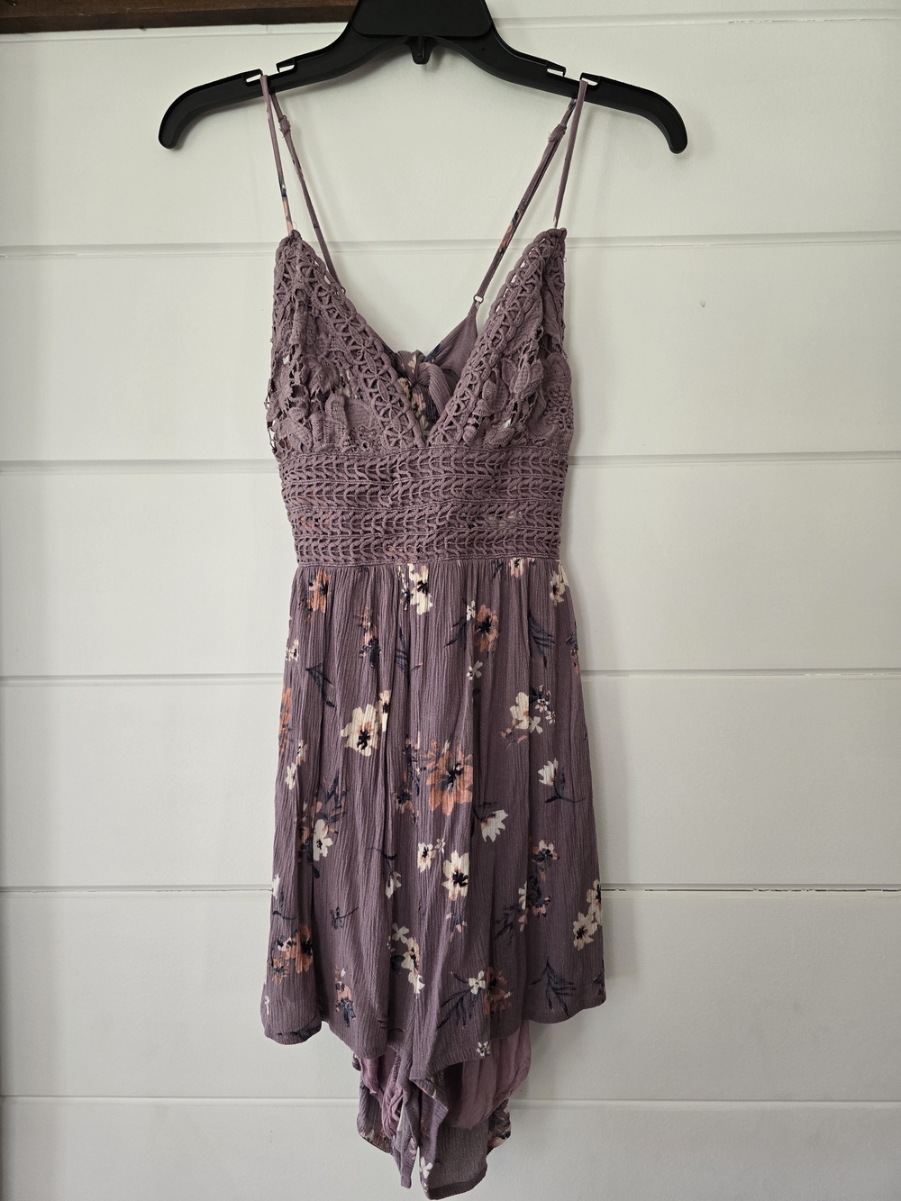 ILLA ILLA Mauve Floral Crochet Bodice Mini Romper Medium - Picture 1 of 4